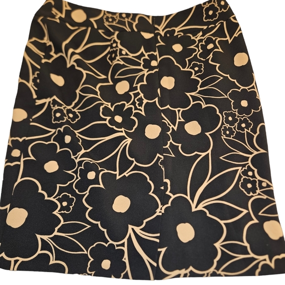 Nine West Dresses & Skirts - Nine West Skirt, Size 10, Black, Tan, Flowered, lining inside, Slit In Back